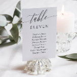 Delikate Calligrafy Tischnummer Guest Names<br><div class="desc">Elegante Tischkarten in Schwarz und Weiß mit einem zarten Kalligraphieskript. Fügen Sie die Namen Ihrer Hochzeitsgäste hinzu!</div>