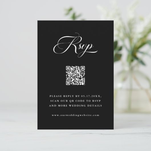 Delikate Elegante Script Wedding Black RSVP Karte (Stehend Vorderseite)