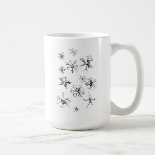 Delikate fallende Schneeflocken Kaffeetasse (Rechts)