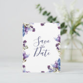 Delikate Frühlingsblumen Save the Date Lila Ankündigungspostkarte (Stehend Vorderseite)