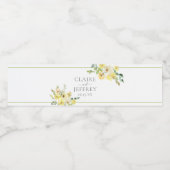 Delikate gelbe Blumenzange Grüne Sommerhochzeit Wasserflaschenetikett (Einzelnes Label)