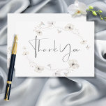 Delikate Hochzeit in weißem Grau & Gold Dankeskarte<br><div class="desc">Diese Hochzeit danke Ihnen Karte Design verfügt über eine weiche Aquarell florale Spray aus Weiß,  Grau und Imitat Gold. Dieses Design ist Teil der Delicate Modern White Gray und Gold Floral Hochzeitssuite von Karten erstellt von Simply Farmhouse Press.</div>