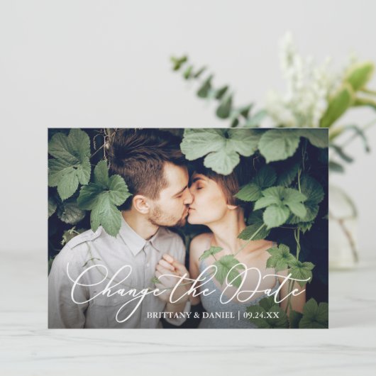 Delikate Kalligraphie ändern das Datum der Fotokar Save The Date (Stehend Vorderseite)