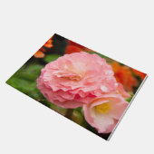 Delikate rosa Blume nach Regen Fußmatte (Schrägansicht)