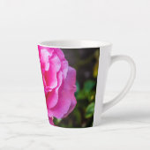 Delikate rosa Rosa Rose. Milchtasse (Rechts)