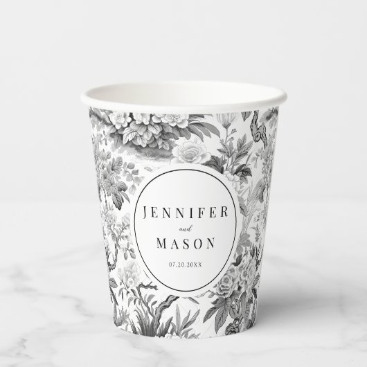 Delikate Schwarz-weiße Hochzeitspapiere Pappbecher (Rückseite)