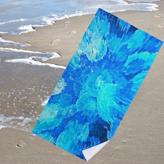 Delikate, schwimmende Wesen im Meer - abstrakt Strandtuch