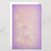 Delikate Tageszeitungen auf verblassenen Lila Briefpapier (Vorne/Hinten)