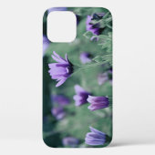 Delikate violette Blumen Case-Mate iPhone Hülle (Rückseite)
