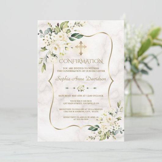 Delikate weiße Blume Marmorgoldenbestätigung Einladung (Stehend Vorderseite)