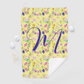 Delikate Wildblumen in hellgelb. Custom. Golfhandtuch (Insitu)