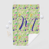 Delikate Wildblumen in hellgrün. Custom. Golfhandtuch (Insitu)