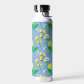 Delikate Wildblumen in Himmelblau. Custom. Trinkflasche (Links)