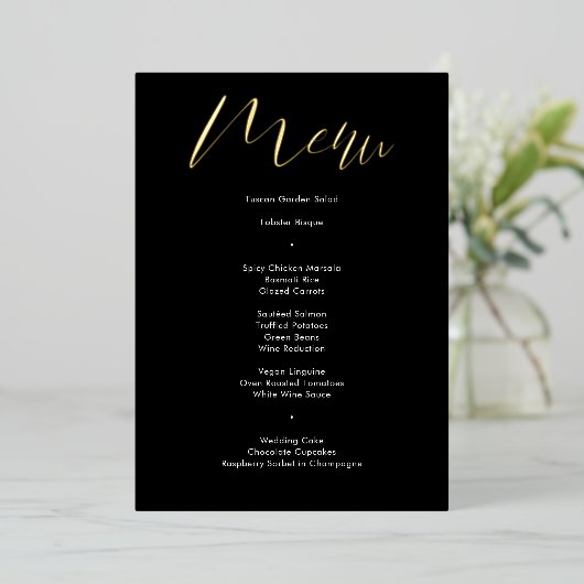 Delikates Black Calligraphy Script Wedding Menu Folieneinladung (Stehend vorne)