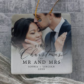 Delikates, frisch verheiratetes erstes Weihnachtsf Keramikornament