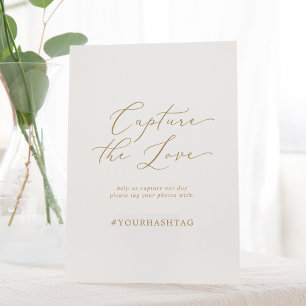 Delikates Gold erobert die Liebe beim Hochzeitstag Sockelschild