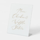 Delikates Gold Mini Chicken und Waffelstation Sockelschild (Vorderseite)