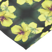 Delikatesse Gelbe Wildblume Abstrakte Kunst Kurzer Tischläufer (Ecke)