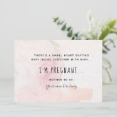 Delikatessen Rosa Schwangerschaft Announcemente Ka Ankündigung (Stehend Vorderseite)