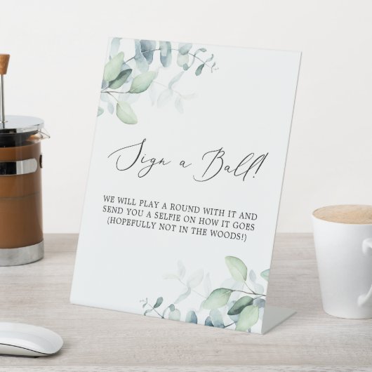 Delikatschwarz | Eukalyptus Signa Ball Sockelschild (In SItu)