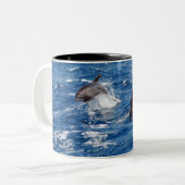 Delphin-Abenteuer Zweifarbige Tasse (Vorderseite Links)