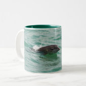 Delphin auf Tasse (Vorderseite Links)