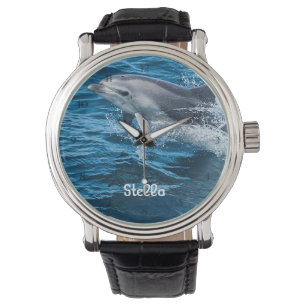 Delphin, der personalisierte Uhr spritzt