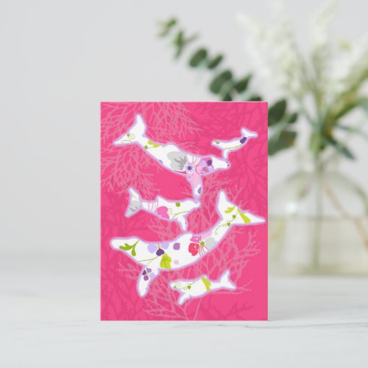 Delphine auf schlichtem rosa Hintergrund. Postkarte (Stehend Vorderseite)
