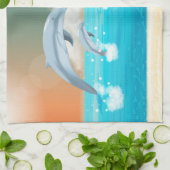 Delphine, die im Ozean brechen Geschirrtuch (Gefaltet)