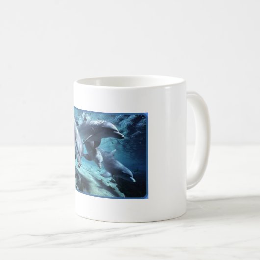 Delphine, die Tasse schwimmen (VorderseiteRechts)