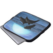 Delphine durch Mondlicht Laptopschutzhülle (Vorne Knopf)