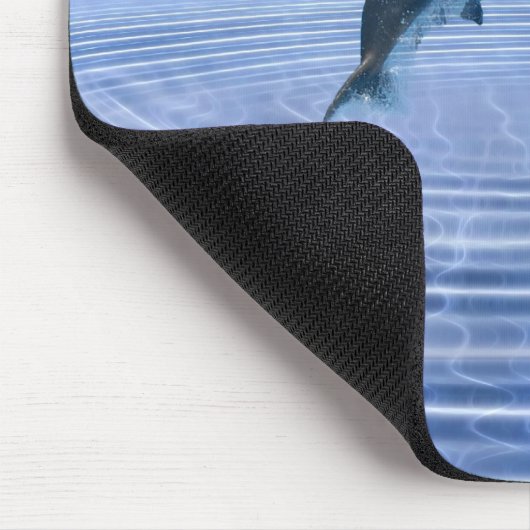 Delphine im klaren, blauen Meer Mousepad (Ecke)