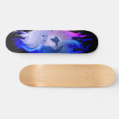 Delphine im Mondschein Skateboard (Horizontal)