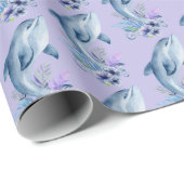 Delphine und Blume auf Lila Geschenkpapier (Rolleneckpunkt)