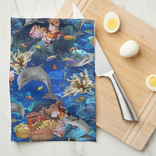 Delphine unter dem Ozean mit Korallenriff Geschirrtuch (Viertel Falte)