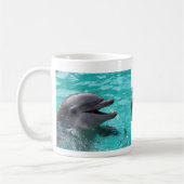 Delphinkopf im Aquamarinewasser Kaffeetasse (Links)