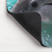 Delphinkopf im Aquamarinewasser Mousepad (Ecke)