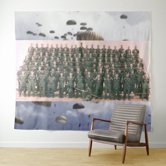 DELTA RAIDERS (NAH UP) WANDTEPPICH (Beispiel (Horizontal))