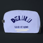 Delulu State of Mind Waschbeutel<br><div class="desc">The design captures the popular "Delulu is the solulu" (delusional is the solution) trend,  which advocates for extreme optimism or "manifesting" as a way to navigate life. This would be a fun gift for your delulu friend.</div>