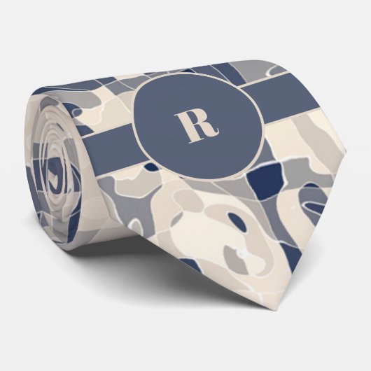 Demin Blue und Taupe Abstrakt mit Monogramm Krawatte (Gerollt)