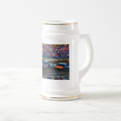 Demoderby-Bier Stein durch Baird duschatko Bierglas (VorderseiteRechts)