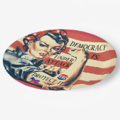 Demokratie/ Schutz der Papierplatte Pappteller (Schrägansicht)