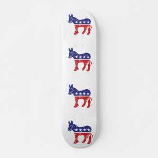 Demokratischer Ursprünglicher Esel Bedrängt Skateboard