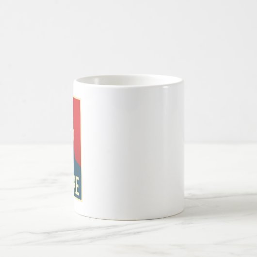 Demure und Mindful Kamala Harris Kaffeetasse (Mittel)