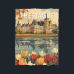 Den Haag Netherlands Travel Art Vintag Fleecedecke<br><div class="desc">Das Haager Retrovektor-Reisedesign. Den Haag ist eine Stadt an der Nordseeküste des Westerns Niederlande.</div>