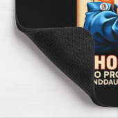 Den Power eines Oma, das abstimmt, unterschätzen Mousepad (Ecke)