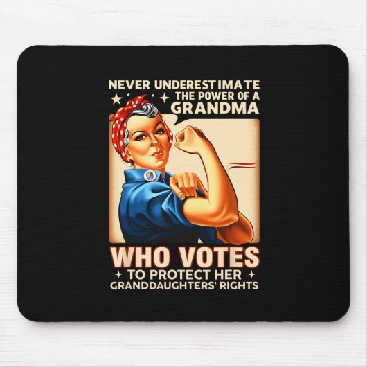 Den Power eines Oma, das abstimmt, unterschätzen Mousepad (Vorne)