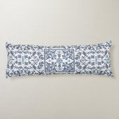 Denim Blue Floral Seitenschläferkissen (Rückseite)