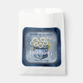 Denim Blue Jean | Daisies Floral Baby Shower Geschenktütchen (Vorderseite)