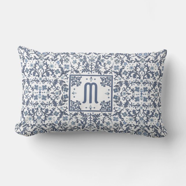 Denim Blue Verziert Monogram Lendenkissen (Vorderseite)